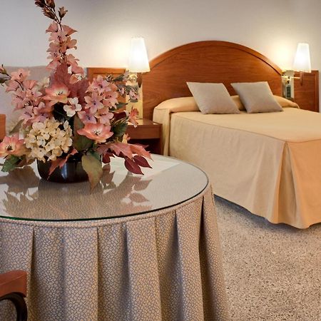 Hotel Gaudi Reus Zewnętrze zdjęcie