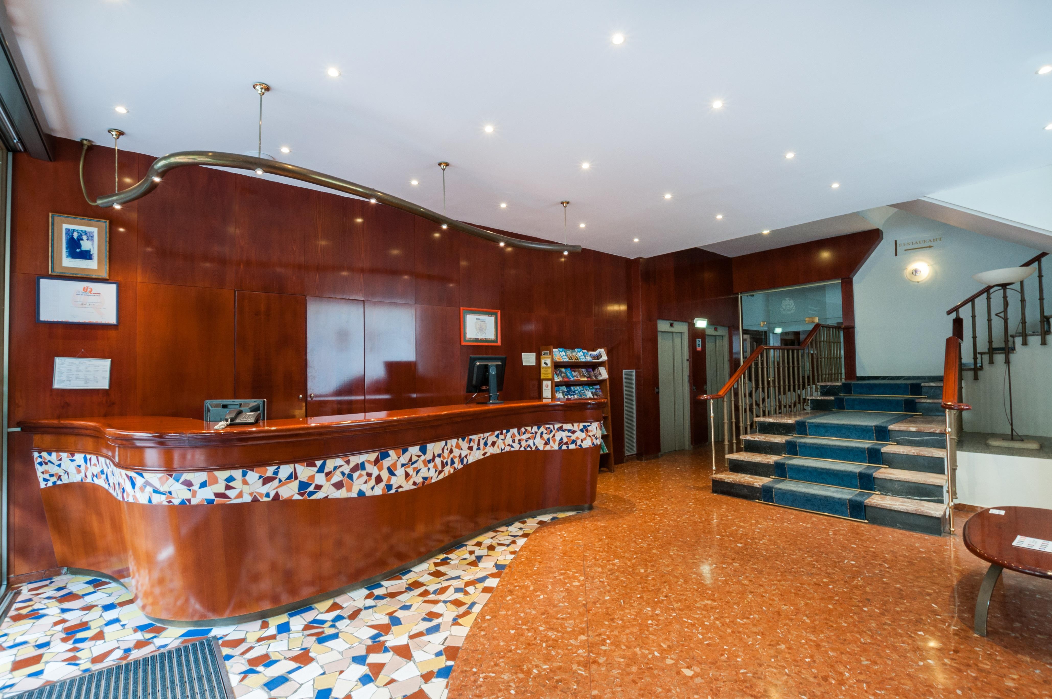 Hotel Gaudi Reus Zewnętrze zdjęcie