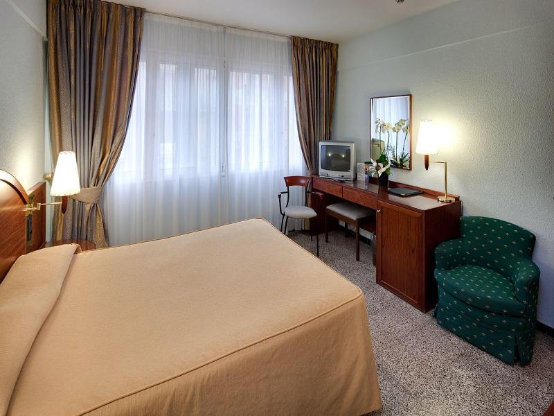Hotel Gaudi Reus Zewnętrze zdjęcie