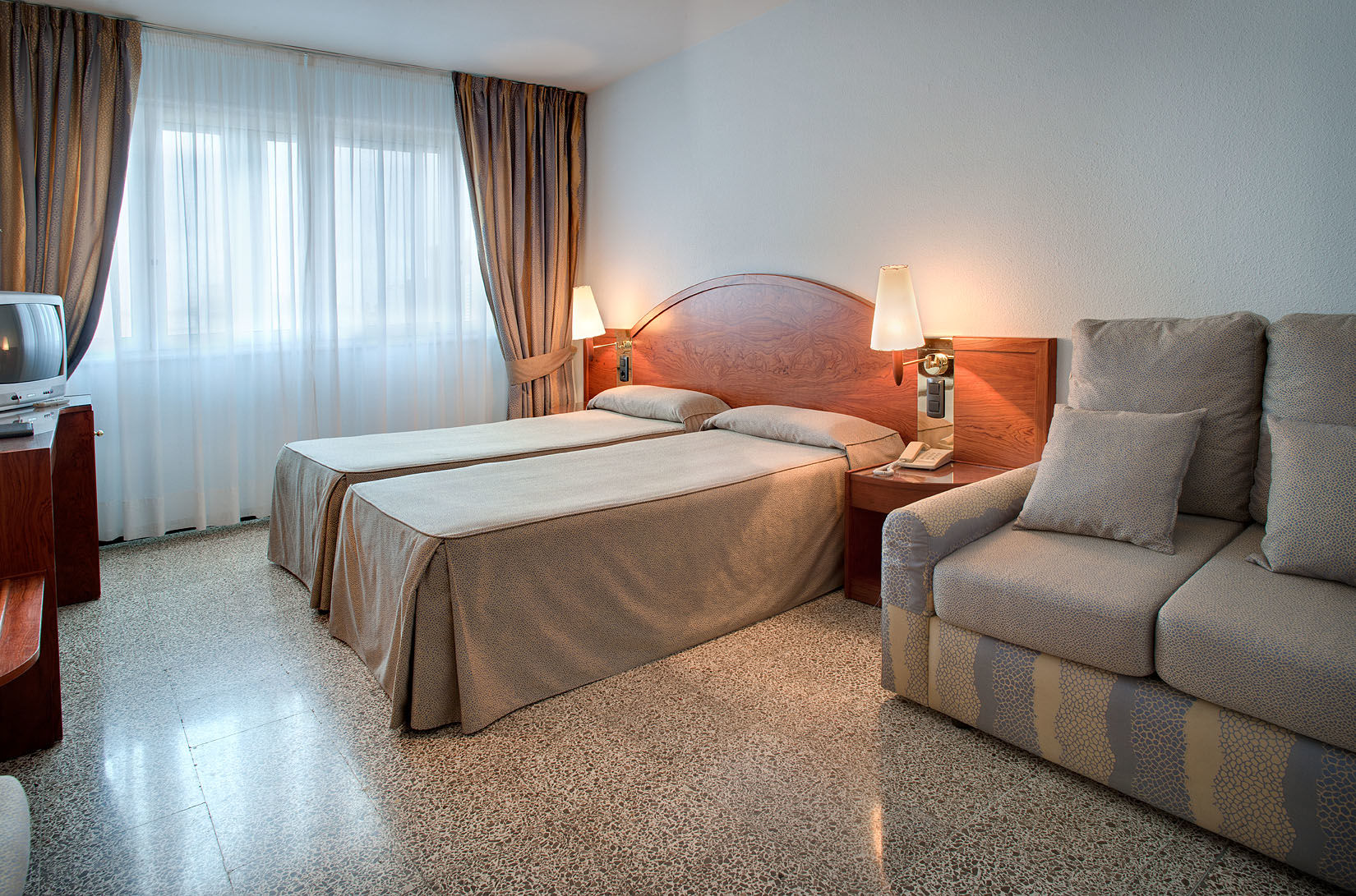Hotel Gaudi Reus Zewnętrze zdjęcie