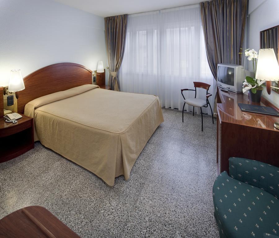 Hotel Gaudi Reus Pokój zdjęcie