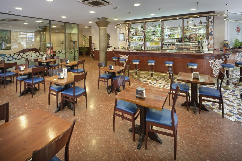 Hotel Gaudi Reus Zewnętrze zdjęcie