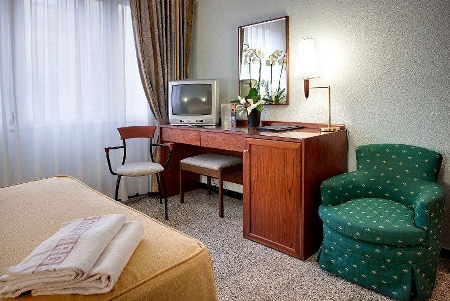 Hotel Gaudi Reus Zewnętrze zdjęcie